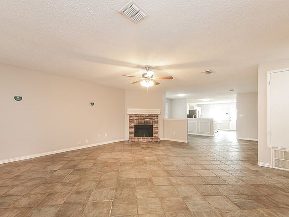 3rd image of 4407 Cedar Crest Dr