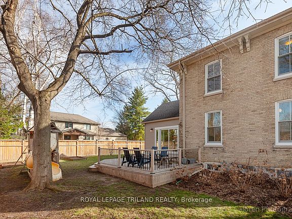 4th image of 1135 Riverside Dr