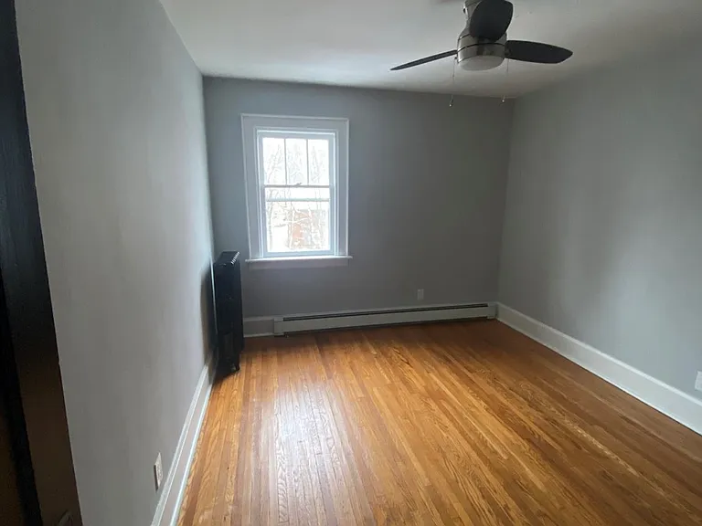 216 King St S #1 — Photo 5