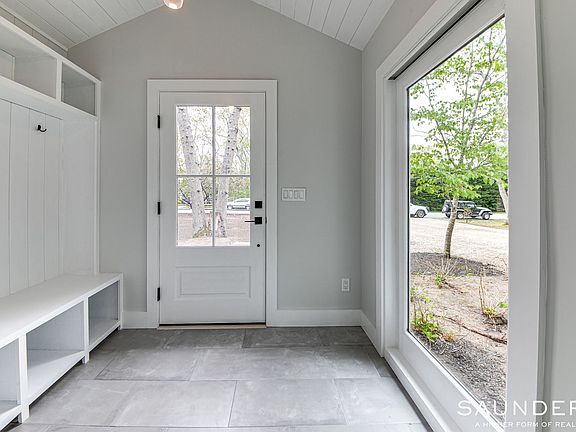 5th image of 16 Delavan St