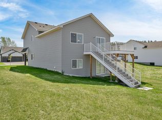 1129 Tiger Ct NE, Isanti, MN 55040