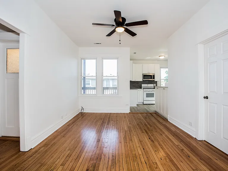 4632 W Barry Ave #2 — Photo 8