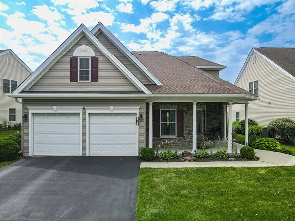 47 Edinburgh Dr, Easton, PA 18045