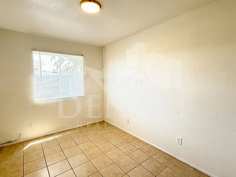 2061 S Apache Dr #1 — Photo 10