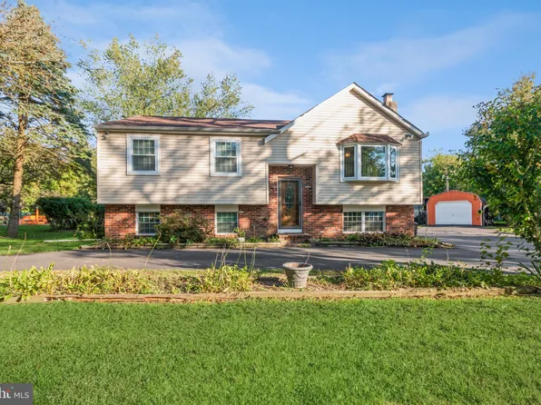 180 W Malaga Rd, Williamstown, NJ 08094