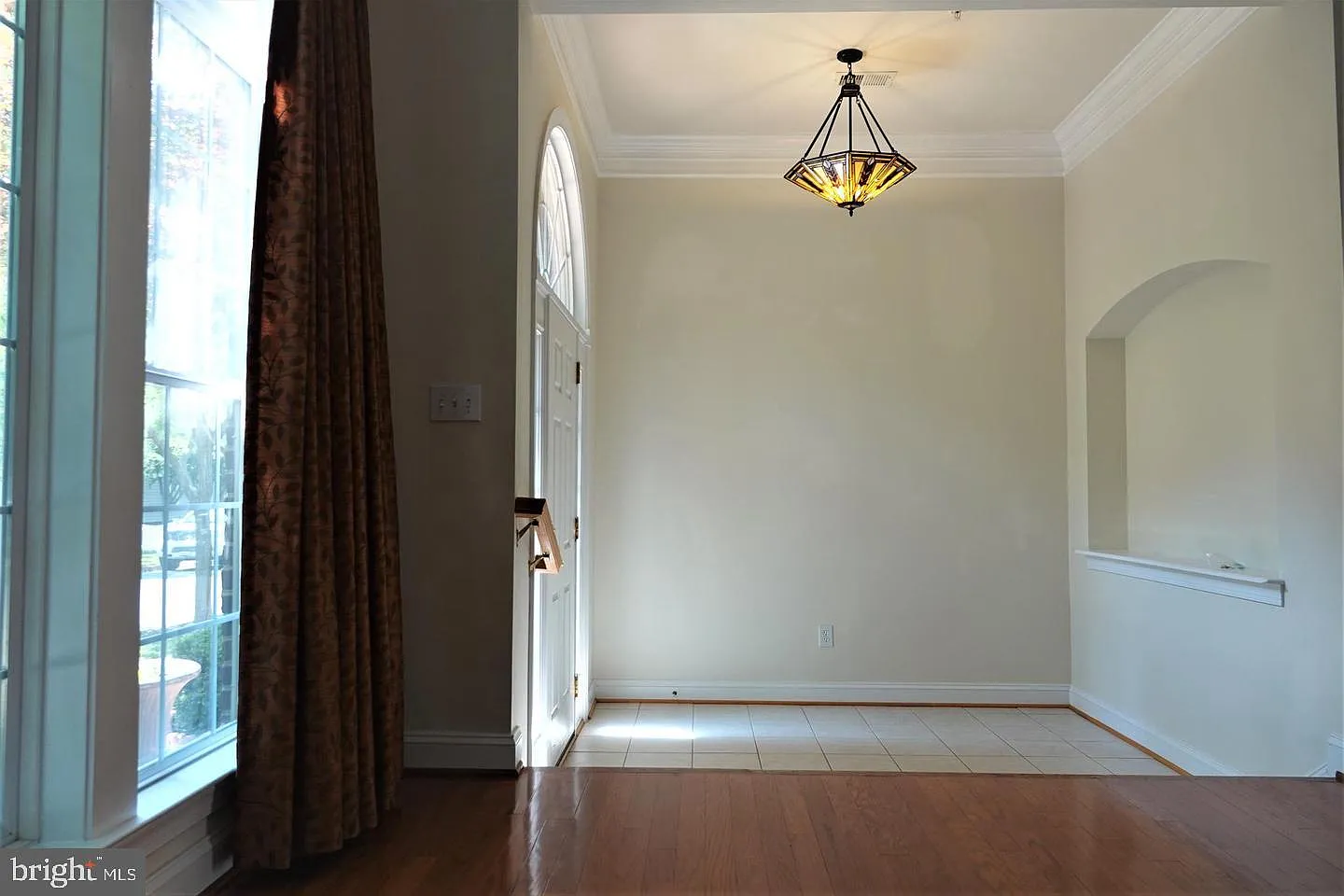 4 bed, 3.5 bath, 1954 sqft, $3,800 — Photo 3