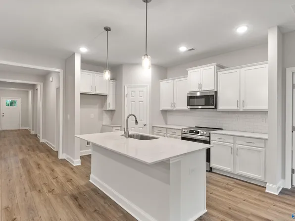140 Ivy Vine Dr, Toney, AL 35773