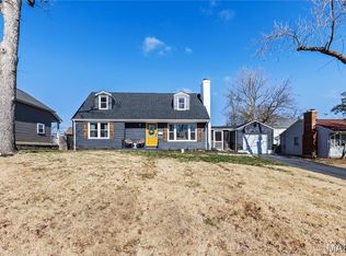 621 Meadowridge Ln, Saint Louis, MO 63122