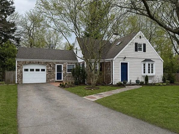 26 Black Creek Ln, Warwick, RI 02888