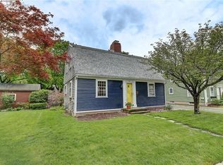 15 Oriole St, Rumford, RI 02916