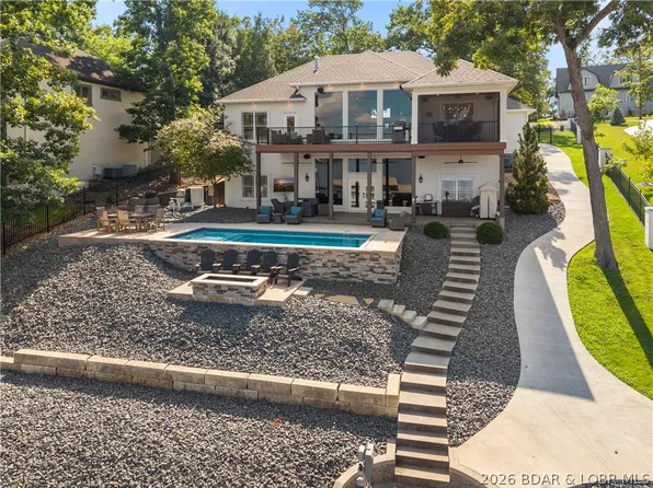 851 Via Appia Dr, Sunrise Beach, MO 65079