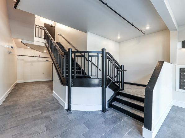400 N River St #303
