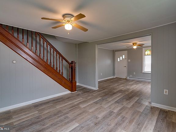 5th image of 249 Vine St