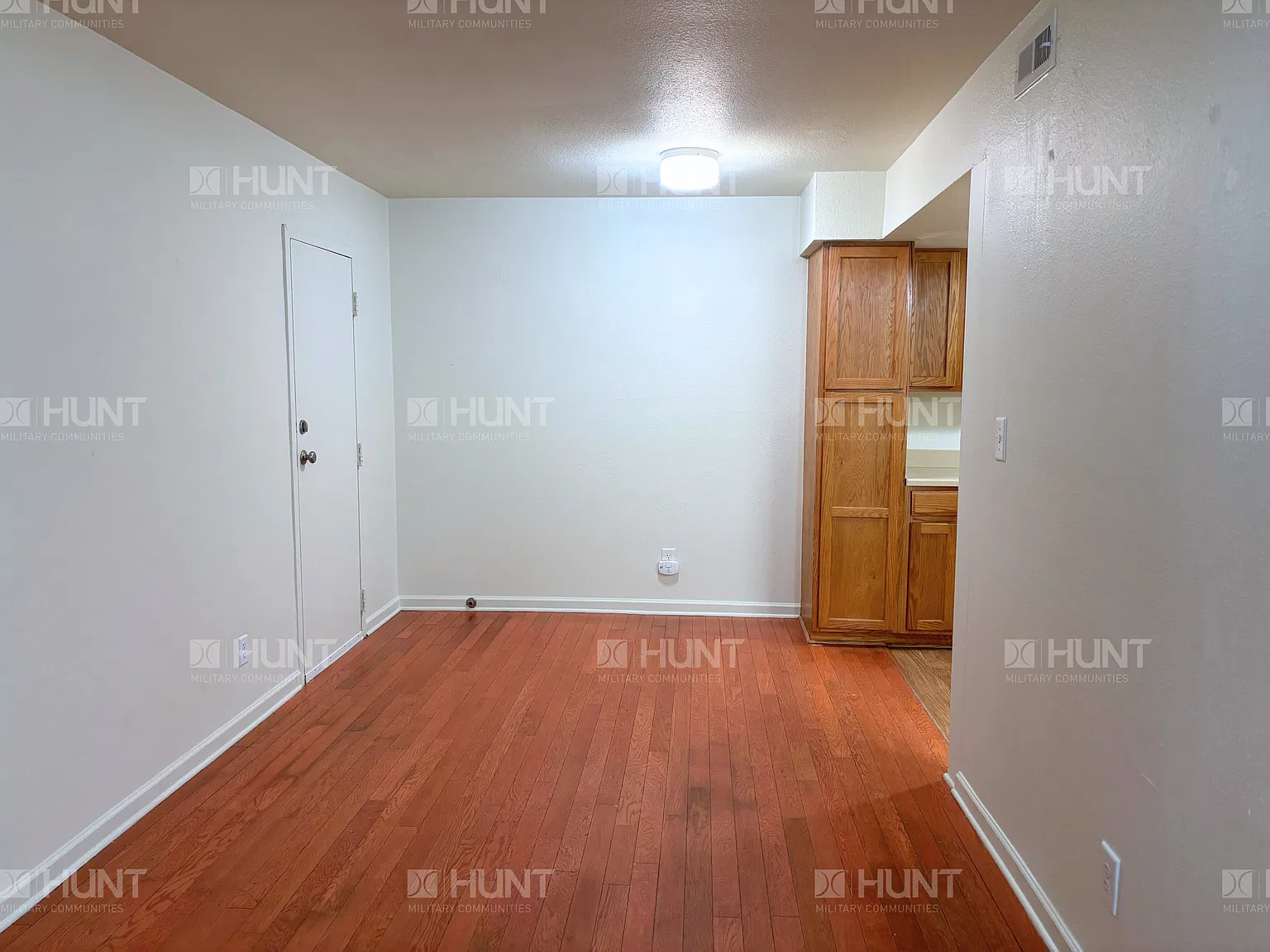 4 bed, 2.5 bath, 1612 sqft, $1,700 — Photo 4