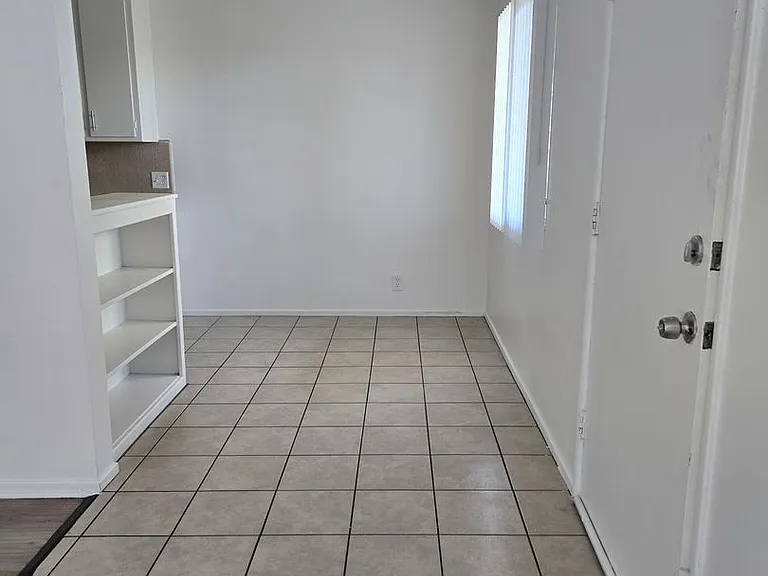 1834 Pine Ave — Photo 6