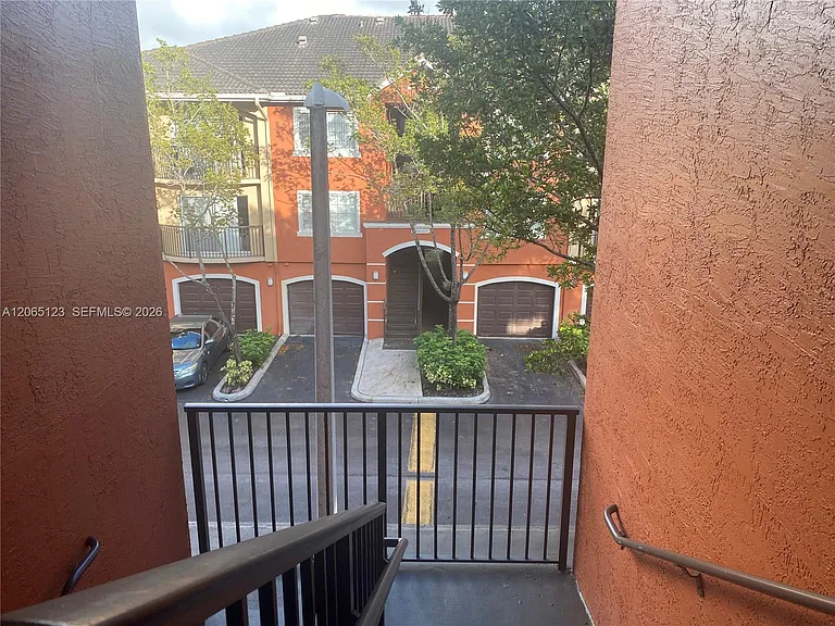 4171 N Haverhill Rd #1013 — Photo 34