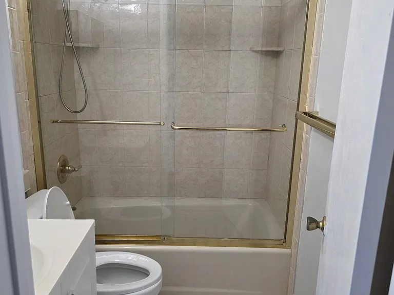 6 Linden Ave — Photo 4