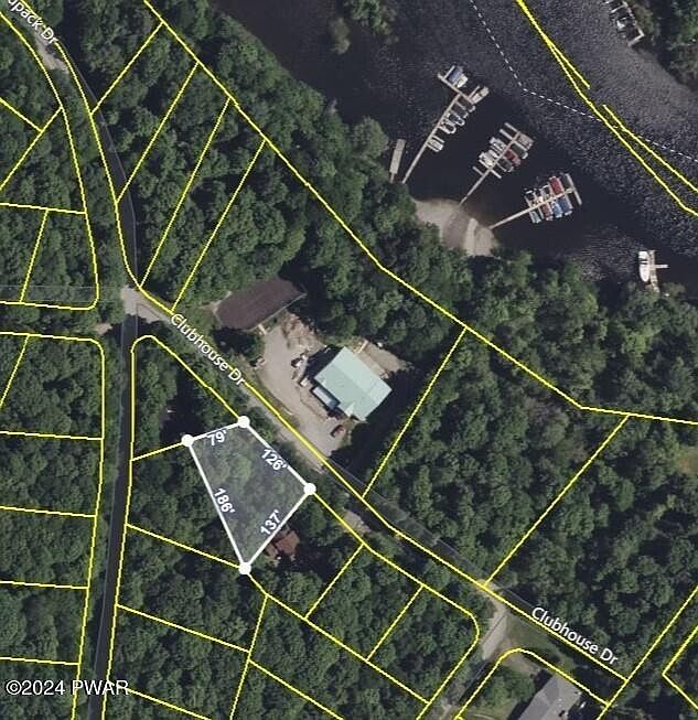 1st image of 105 Clubhouse Dr
