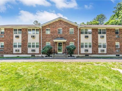 1000 Knapps Highway #7, Fairfield, CT, 06825