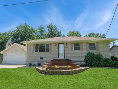225 E Front St, Colfax, IA, 50054