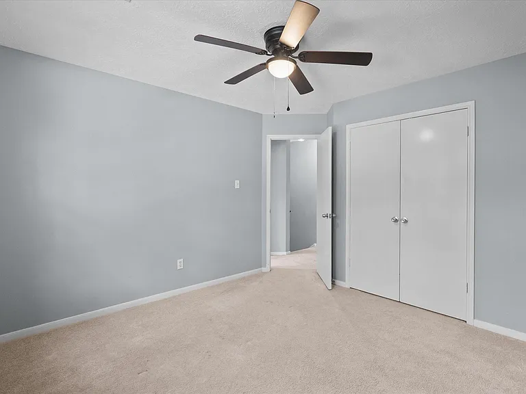 4915 Stone Harbor Dr — Photo 33