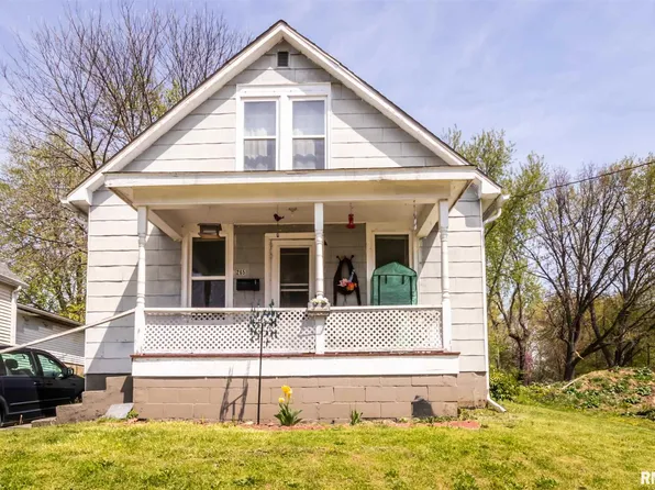 265 Fulton Pl, Canton, IL 61520
