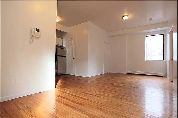 1st image of 126 1st Ave APT 4R