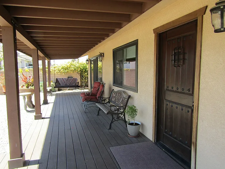 225 Cyclone St — Photo 3