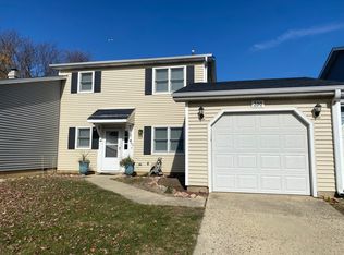 390 Hilton Dr, Glendale Heights, IL