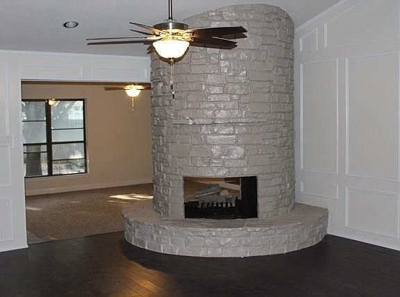 4th image of 2126 Riverforest Dr