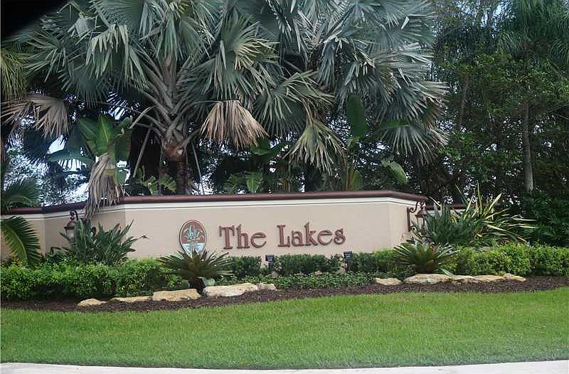 1st image of 785 Verona Lake Dr