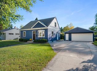 1012 4th Ave, Grafton, WI 53024