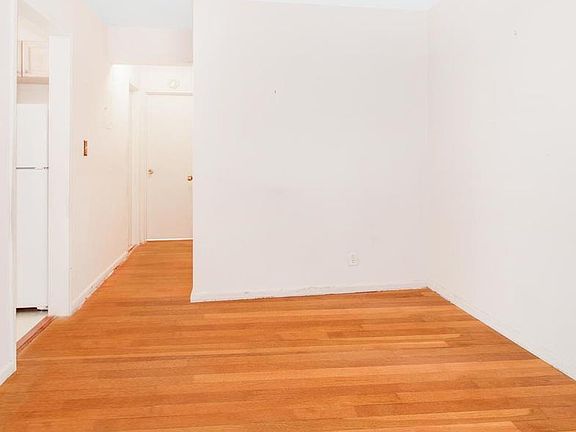 3rd image of 100 Dehaven Dr APT 202