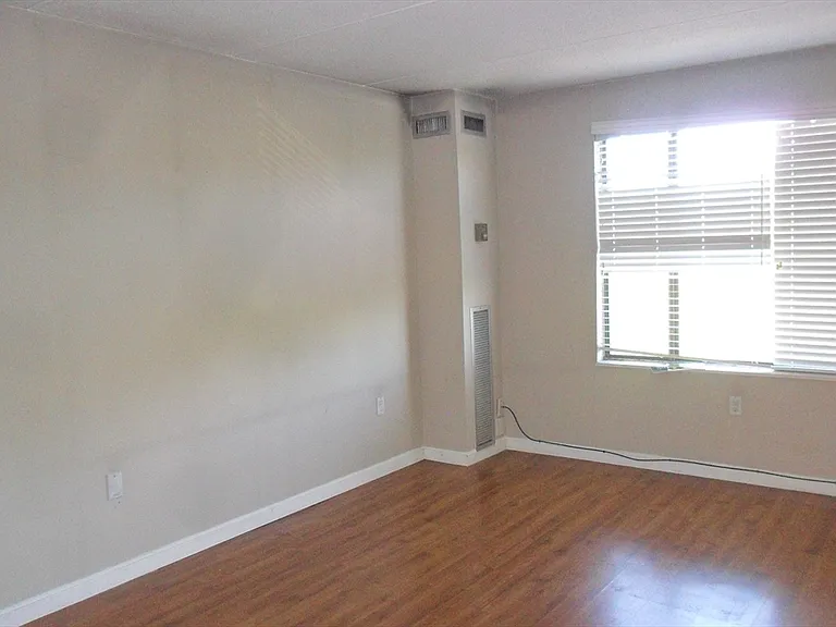 1550 Worcester Rd #528 — Photo 18