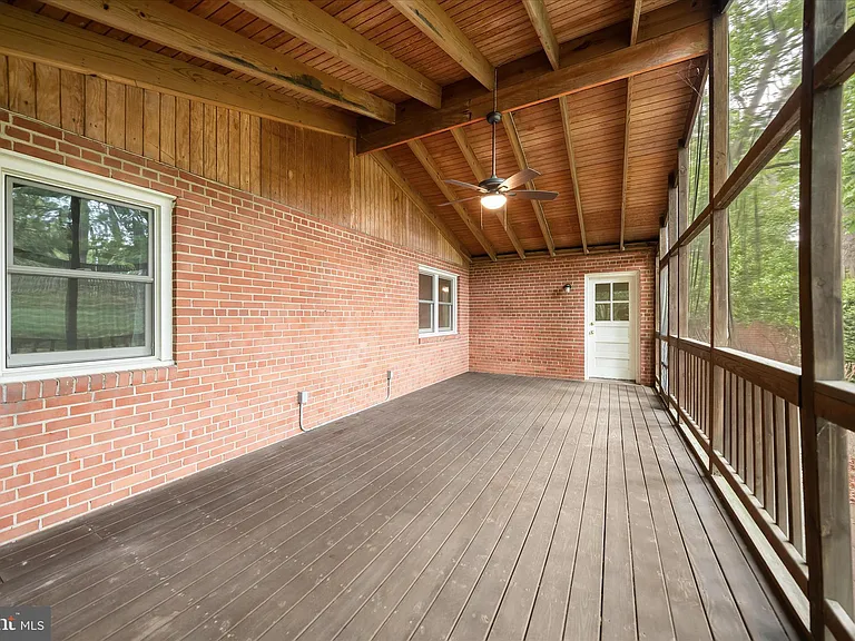 877 N Nottingham St — Photo 20