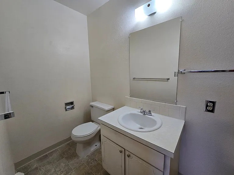 2845 Broadway Street — Photo 83