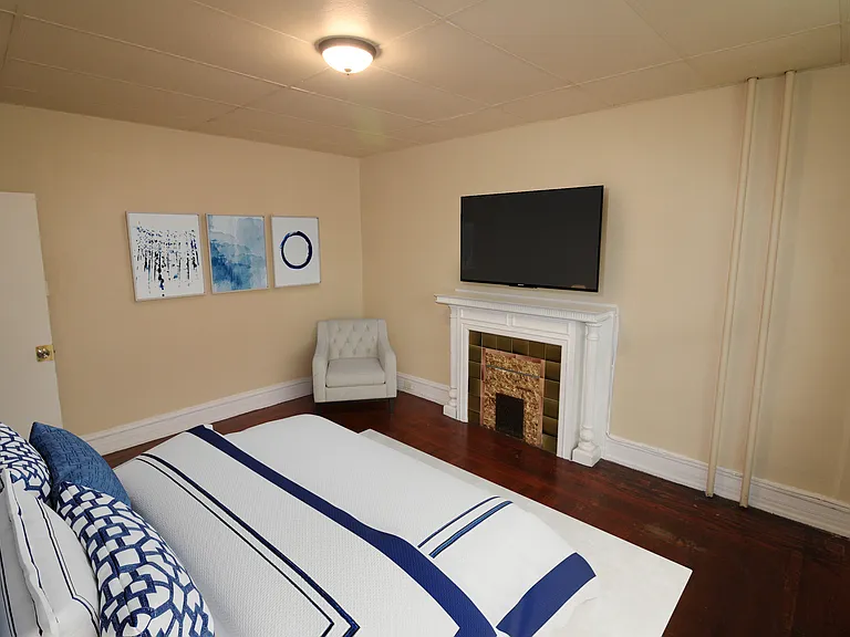 121 N 11th St #1 — Photo 3