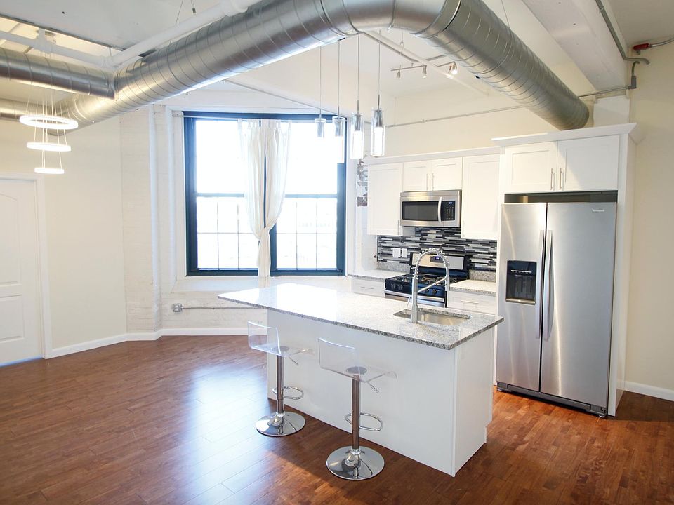 2nd image of 150 Chestnut St Ste 4