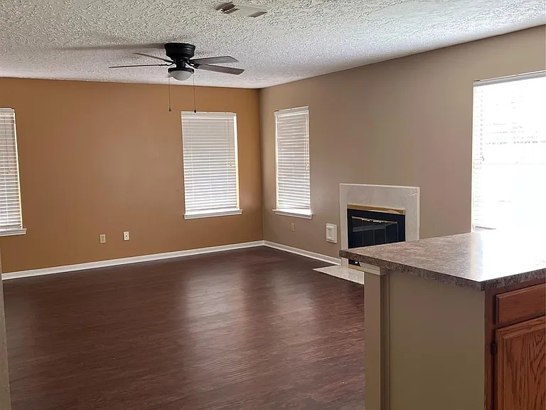 13967 Dentwood Dr — Photo 4