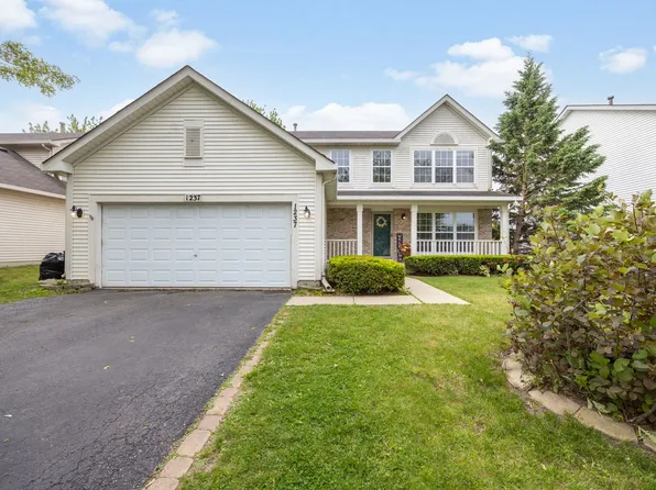 1237 E Greystone Dr, Round Lake Beach, IL 60073