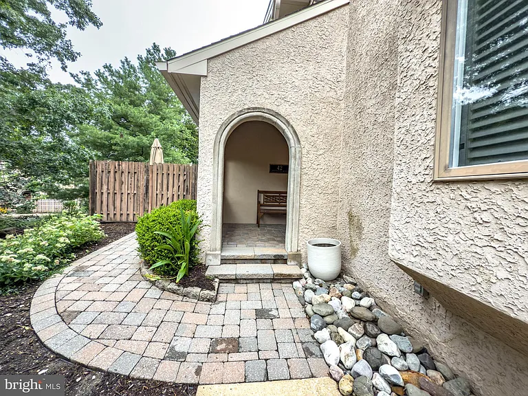 42 Greythorne Woods Cir — Photo 30