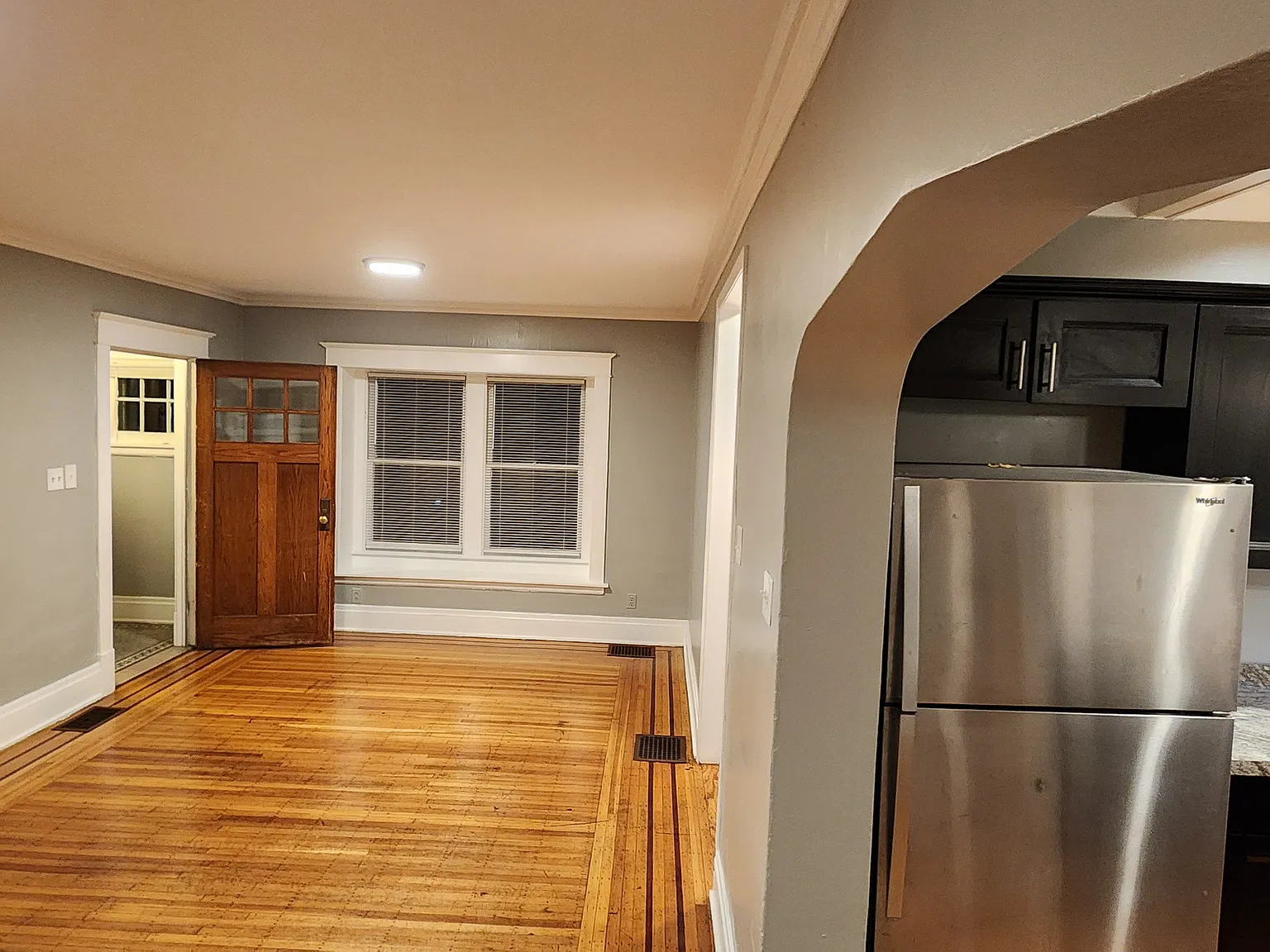 204 Winspear Ave — Photo 4