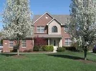 5050 Wesselman Woods Dr, Cleves, OH 45002