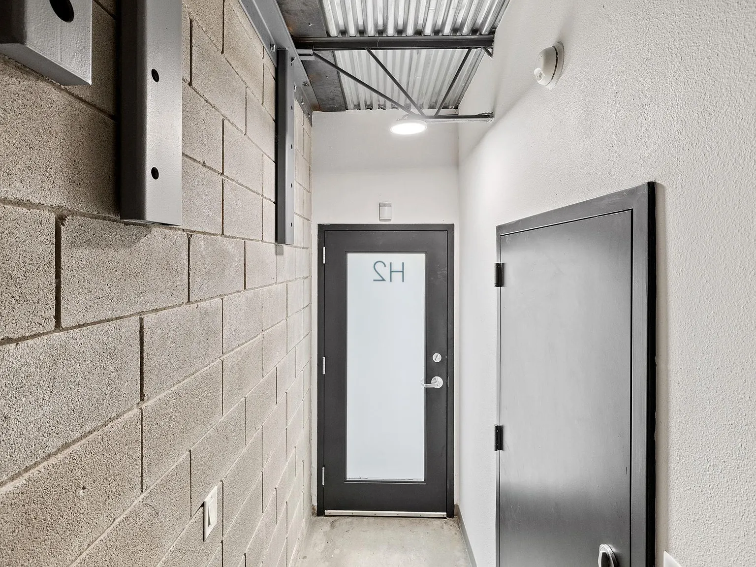 1 bed, 1.5 bath, 960 sqft, $1,795 — Photo 3