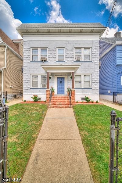 1st image of 9 Kling St