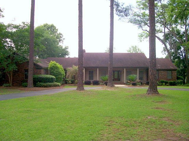 2nd image of 808 S Lakeshore Dr
