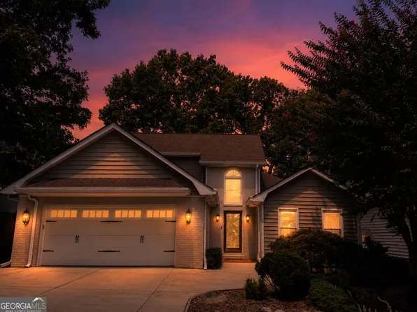 10120 Kinross Rd, Roswell, GA 30076