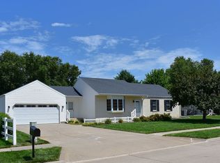 1339 Duke Dr, York, NE 68467