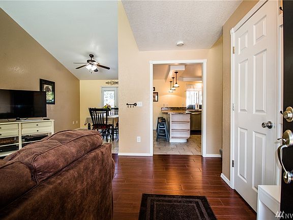 2nd image of 2902 Applehill Ct NE
