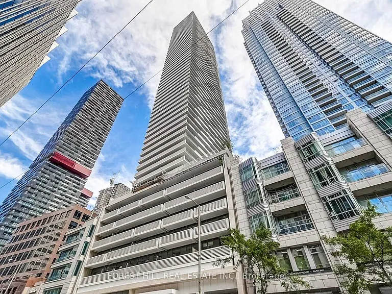 2221 Yonge St #5703 — Photo 2